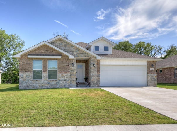 1326 Foundry Drive, Carthage, MO 64836