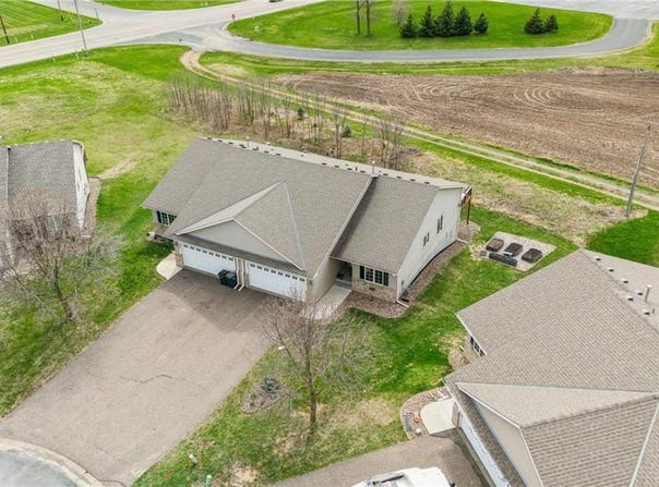 300 Wildwood Circle, Roberts, WI 54023