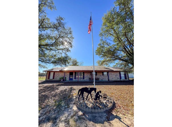 444 County Road 4104, Daingerfield, TX 75638