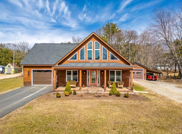 87 River Road, Topsham, ME 04086