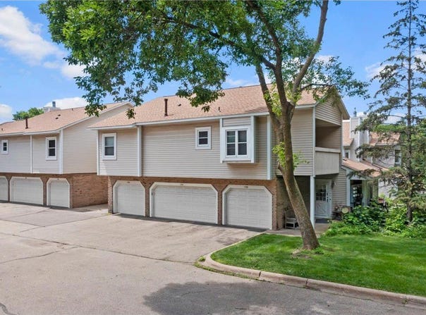 5304 Highpointe Terrace, Bloomington, MN 55437