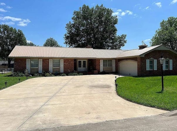 1022 Larson, Chanute, KS 66720