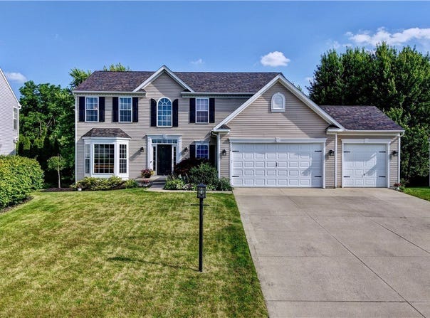 2720 Pinegate Drive, Norton, OH 44203