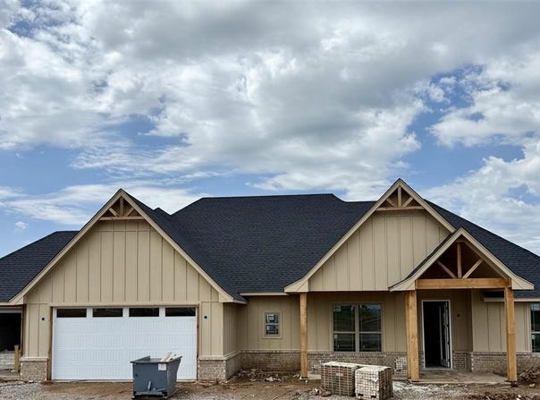 12929 Pinnacle Ln, Elgin, OK 73538