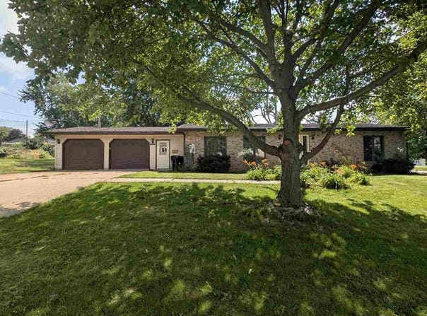 602 Orange St, Tipton, IA 52772