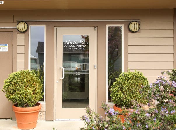 211 HARBOR St, Florence, OR 97439