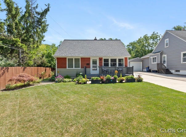 1432 Eastlawn Road SE, Grand Rapids, MI 49506