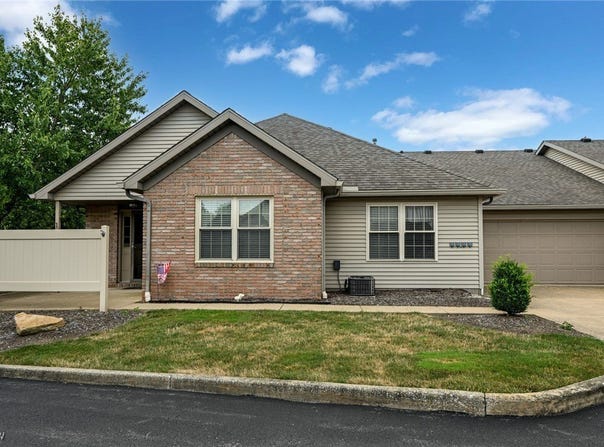 1412 Tewksbury Circle unit: 1C, Cuyahoga Falls, OH 44221