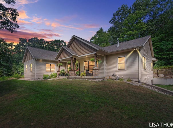 8685 Greeley Court NE, Rockford, MI 49341