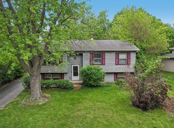 332 Everett Avenue, Crystal Lake, IL 60014