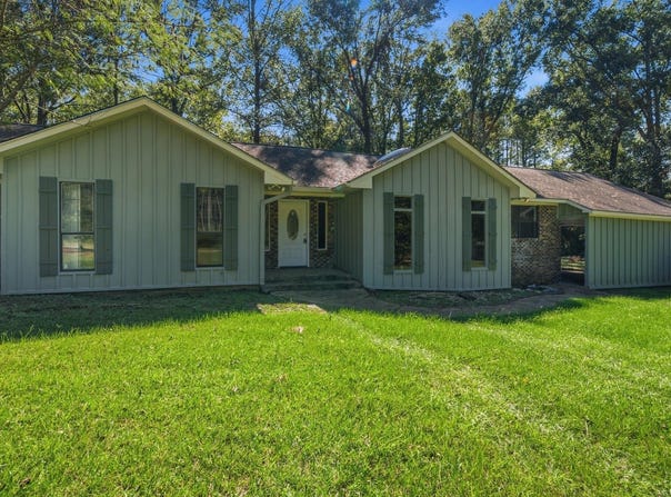 1625 Mississippi 42, Sumrall, MS 39482