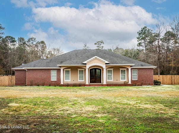 5851 Old Spanish Trail, Ocean Springs, MS 39564