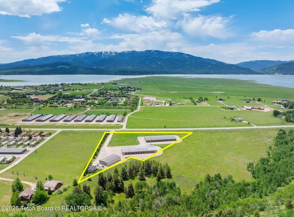 1300 US-26, Alpine, WY 83128