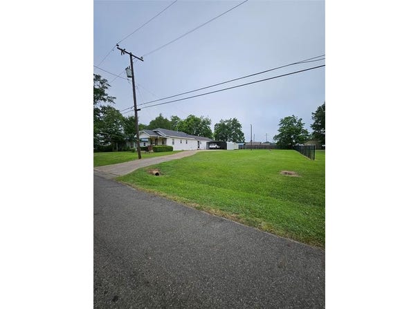1203 Sample, Mansfield, LA 71052
