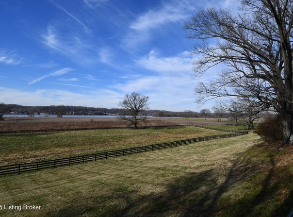 8216 Sutherland Farm Road, Prospect, KY 40059