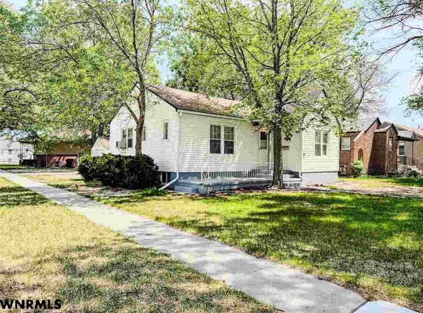 2227 AVENUE B, Scottsbluff, NE 69361