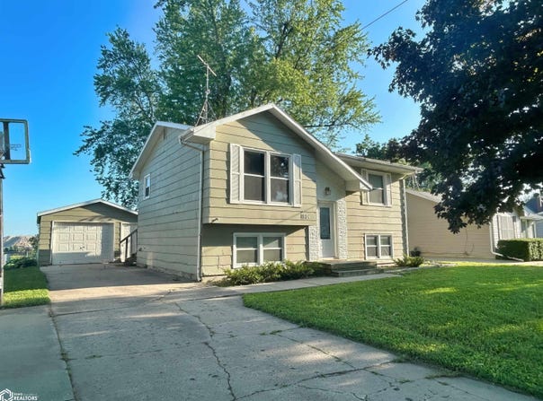 1804 3rd Avenue, Grinnell, IA 50112