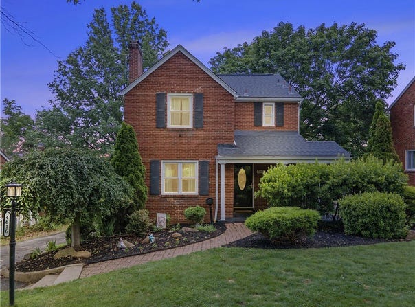 4616 W Barlind Dr, Whitehall, PA 15227