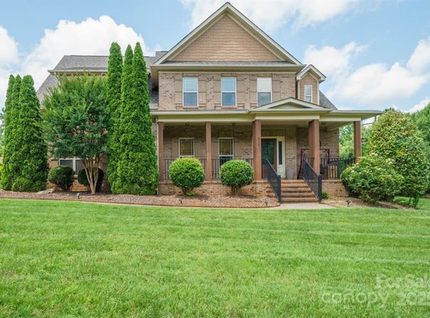 8137 Caliterra Drive, Charlotte, NC 28227