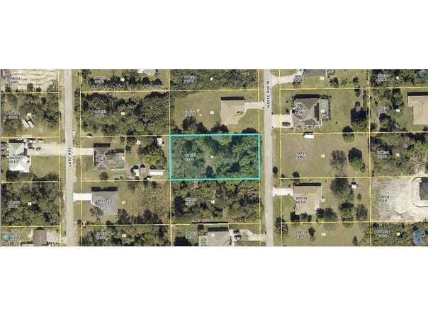 607 Maple Avenue N, Lehigh Acres, FL 33972