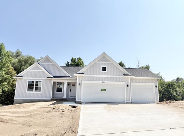 5964 Valley Point Drive SE, Caledonia, MI 49316