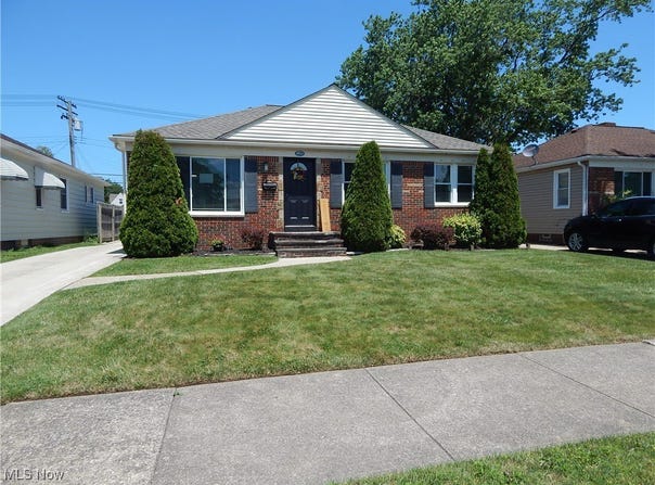 6012 Sunderland Drive, Parma, OH 44129