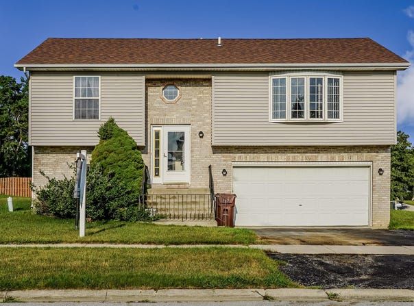 12343 Vanderberg Place, Crown Point, IN 46307