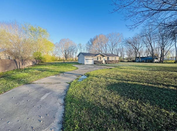 723 E Center Street, Beebe, AR 72012