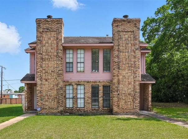 220 Davis Drive, DeSoto, TX 75115