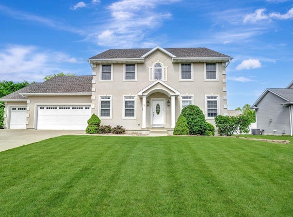 1022 Eagle Ridge Road, Cedar Falls, IA 50613