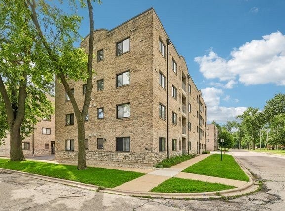 7335 OAKWOOD Avenue, Lyons, IL 60534