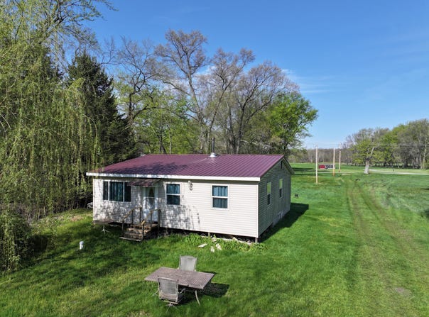 140 S 700 E, Knox, IN 46534
