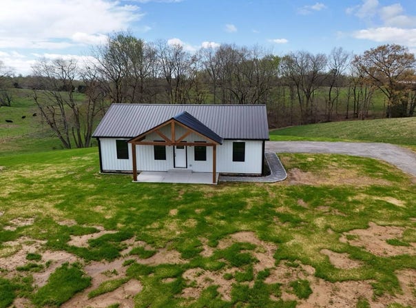 2651 Radio Station Rd, Tompkinsville, KY 42167