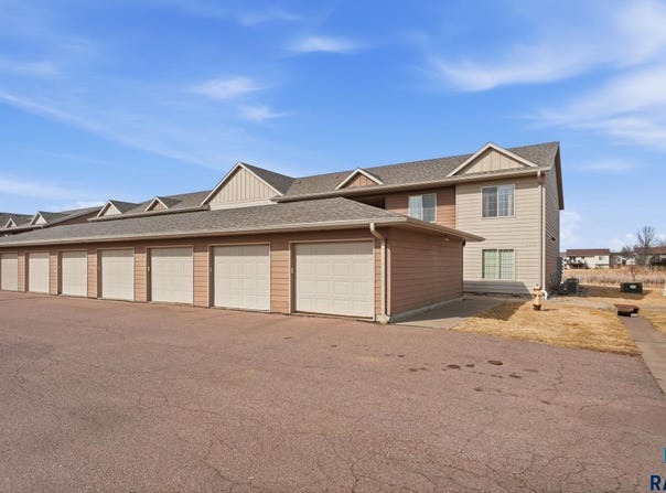 4908 S Klein Ave, Sioux Falls, SD 57106