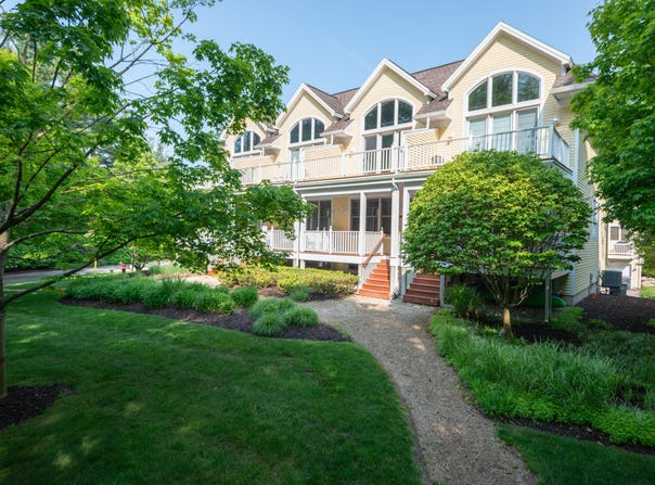 10571 Pinecone Trail, South Haven, MI 49090