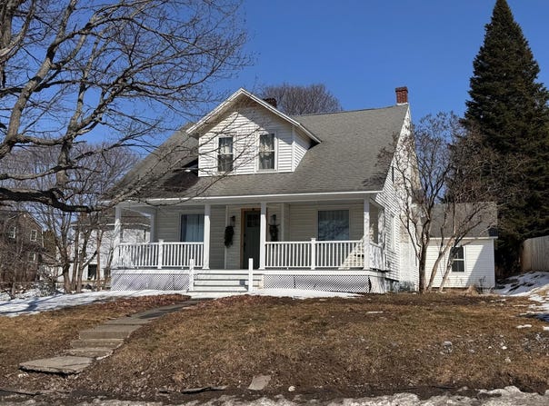 27 Dudley Street, Presque Isle, ME 04769