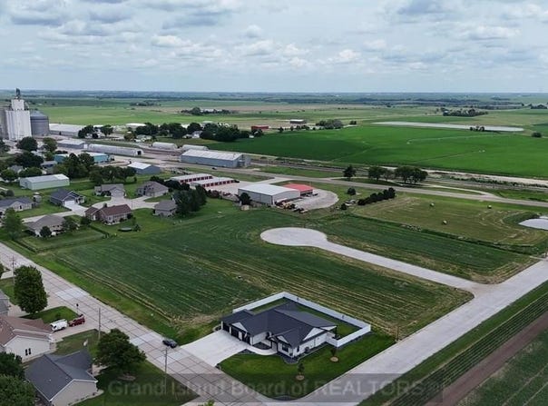 B Street lot: 15, Hampton, NE 68843