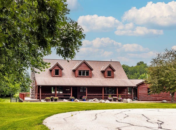 N72w27020 White Pine Dr, Lisbon, WI 53089
