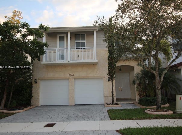 10564 NW 70th Ln, Doral, FL 33178