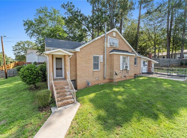 108 E B Avenue, Easley, SC 29640