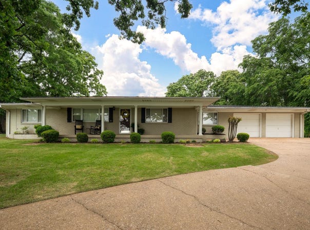 800 Grandview Heights, Conway, AR 72032