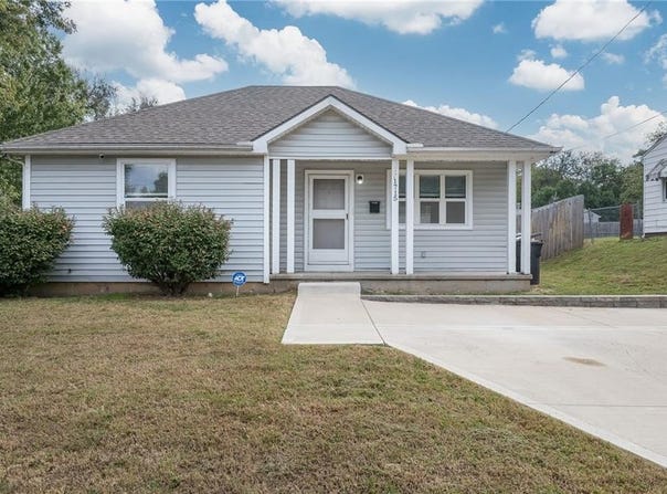 1715 Borden Avenue, St Joseph, MO 64507