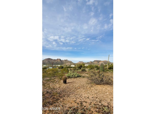 564 W MCKELLIPS Boulevard, Apache Junction, AZ 85120