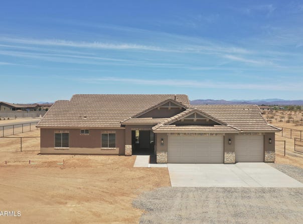 22270 W Skinner Road, Wittmann, AZ 85361
