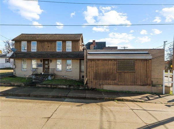 422 6th St, Monessen, PA 15062