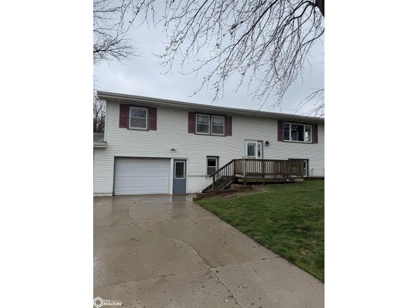 1495 Center Street, Manning, IA 51454