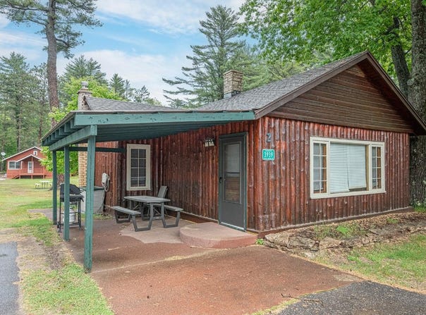 3939 EAGLE WATERS RD, Eagle River, WI 54521