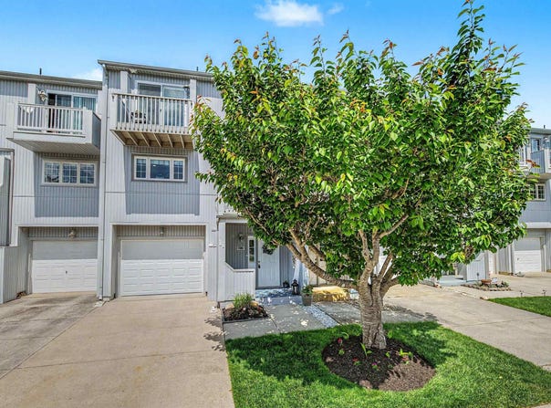 11 Sailfish Dr, Brigantine, NJ 08203