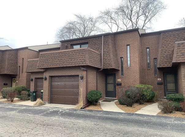 408 S Dee Road, Park Ridge, IL 60068