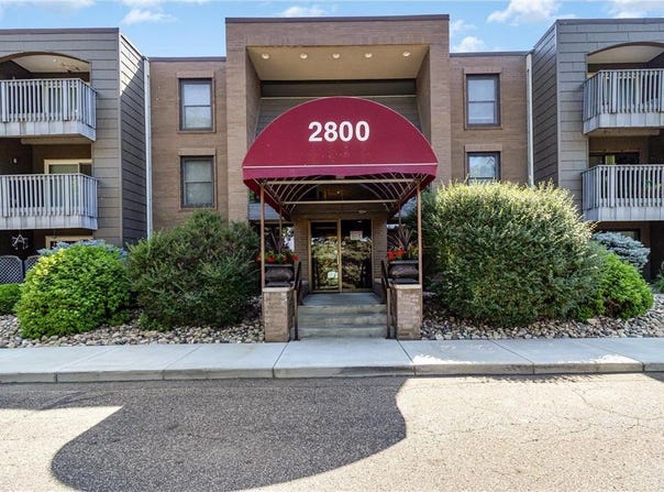 2800 Hamline Avenue N, Roseville, MN 55113